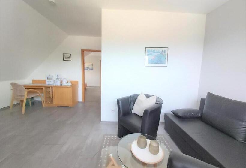 家庭间, Pension Heuer