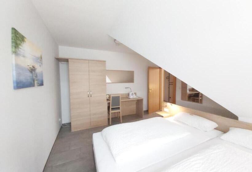 家庭间, Pension Heuer