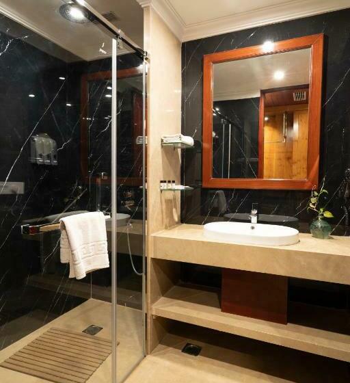 חדר דלוקס, Hukam S Lalit Mahal   Hotel Convention Club