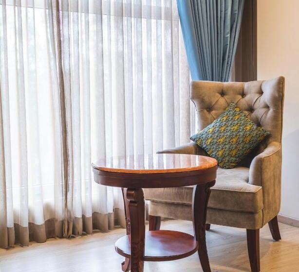 חדר דלוקס עם מרפסת, Hukam S Lalit Mahal   Hotel Convention Club