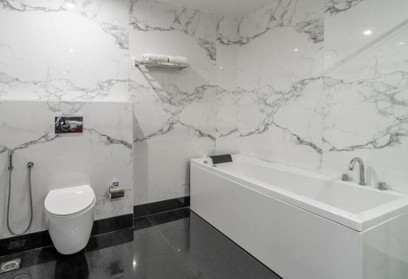 סוויטת סופריור, Hukam S Lalit Mahal   Hotel Convention Club