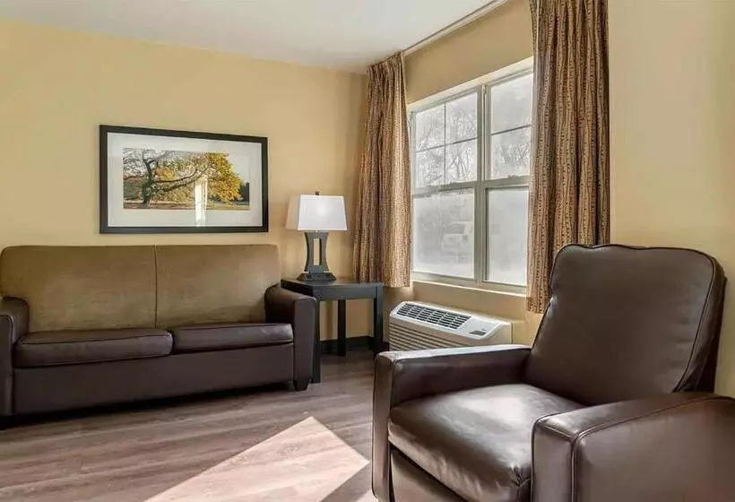 身障者適用クイーンサイズベッドルーム, Baymont By Wyndham Auburn Hills South