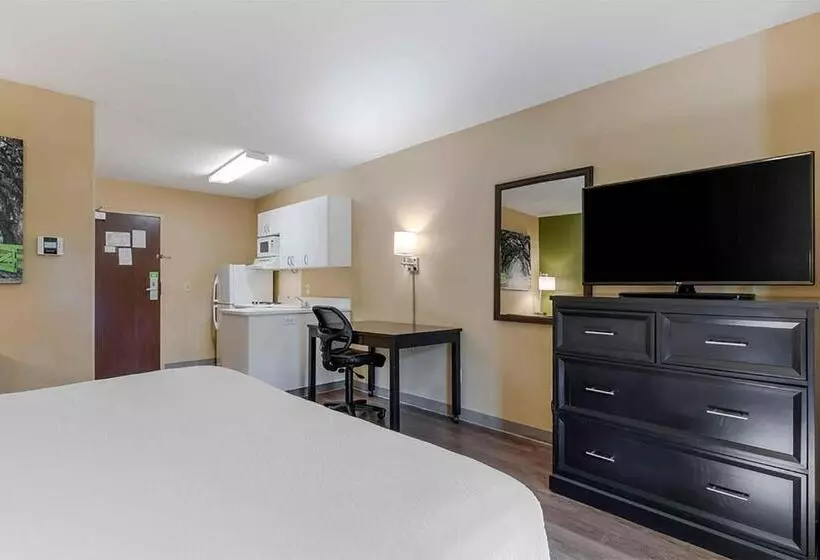 身障者適用クイーンサイズベッドルーム, Baymont By Wyndham Auburn Hills South