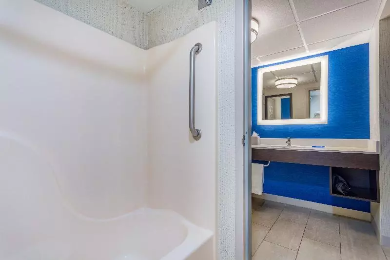 キングサイズベッドのスタンダードルーム, Holiday Inn Express Ramsey Mahwah, An Ihg