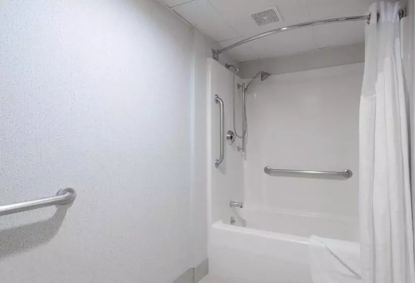 身障者適用キングサイズベッドルーム, Holiday Inn Express Ramsey Mahwah, An Ihg