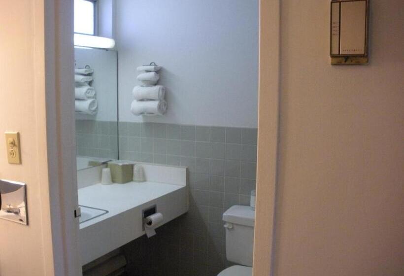 غرفة قياسية, Kings Inn Cleveland