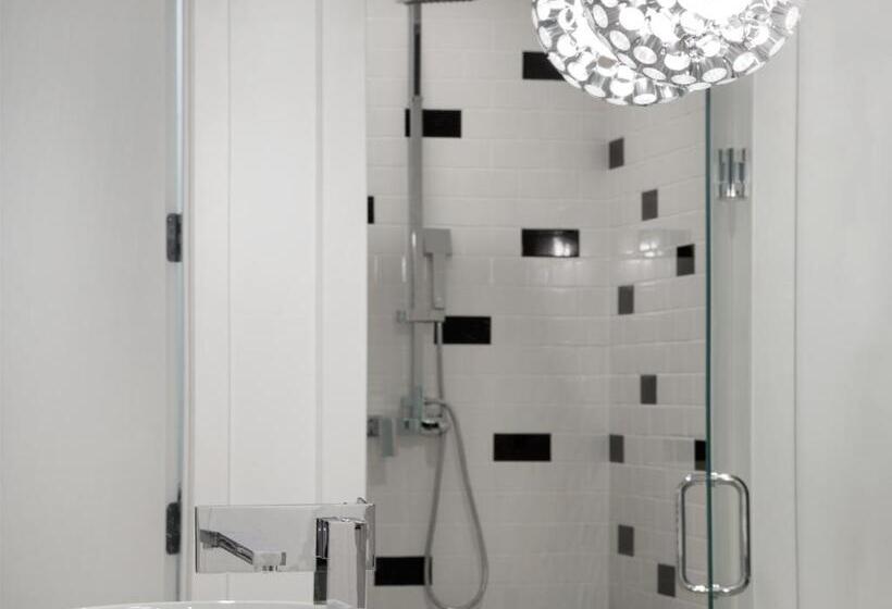 جناح ديلوكس سرير كينج, The Vagabond