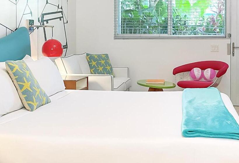 جناح ديلوكس سرير كينج, The Vagabond