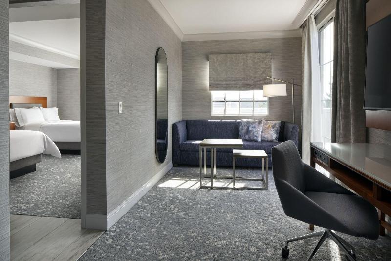 جناح, The Westin Palo Alto