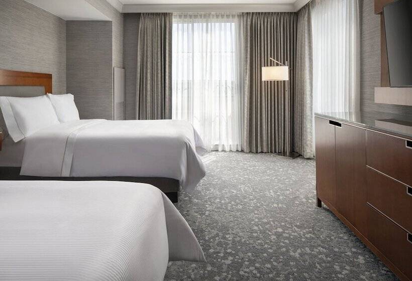 جناح مزوَّد بشرفة, The Westin Palo Alto