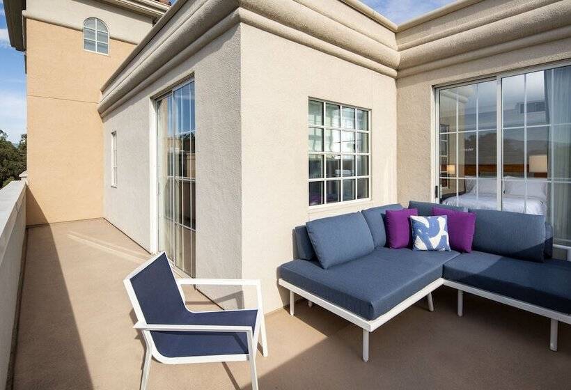 جناح مزوَّد بشرفة, The Westin Palo Alto