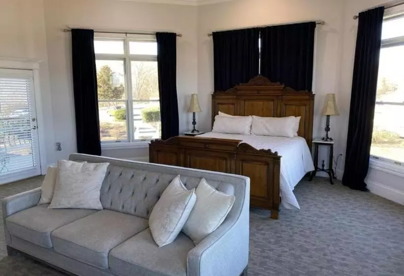 リバービュースイート, Whitestone Inn
