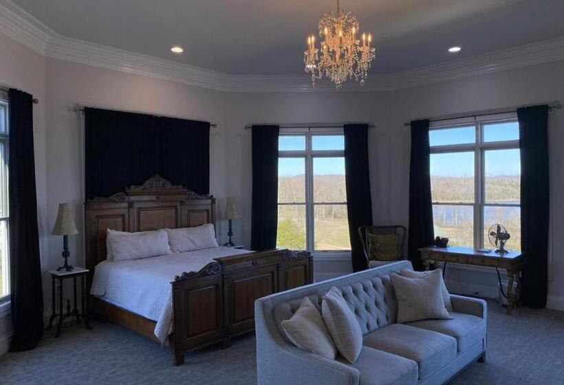 带河湖景观的套房, Whitestone Inn