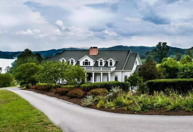 スイート, Whitestone Inn