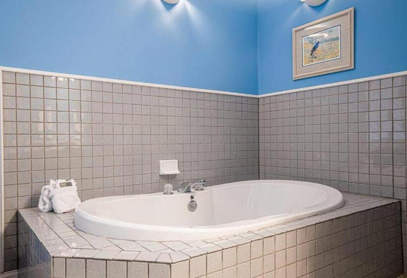 جناح, Whitestone Inn