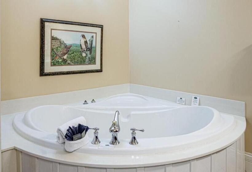 جناح مزوَّد بشرفة, Whitestone Inn