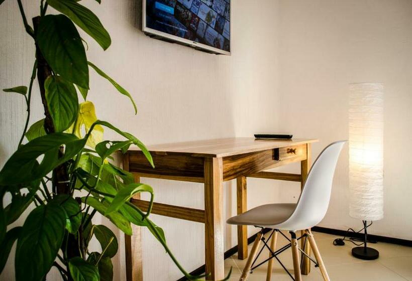 수피리어 스위트, Estacion Alameda