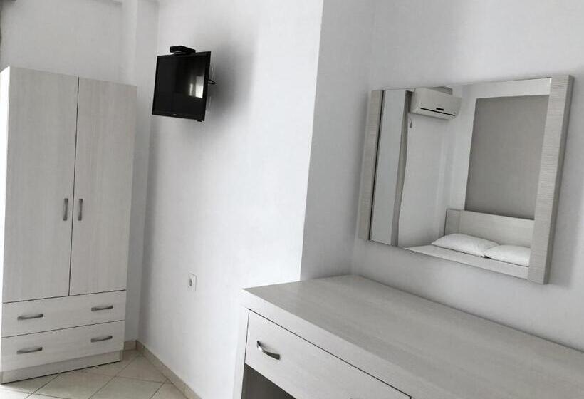 バルコニー付きスタンダードトリプルルーム, Koks’ Guesthouse