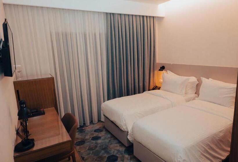 غرفة قياسية, Theatro City Center