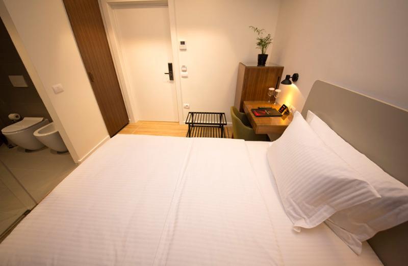 غرفة قياسية فردية, Theatro City Center