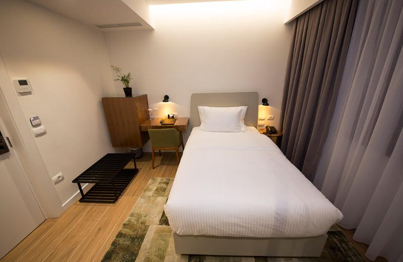 غرفة قياسية فردية, Theatro City Center