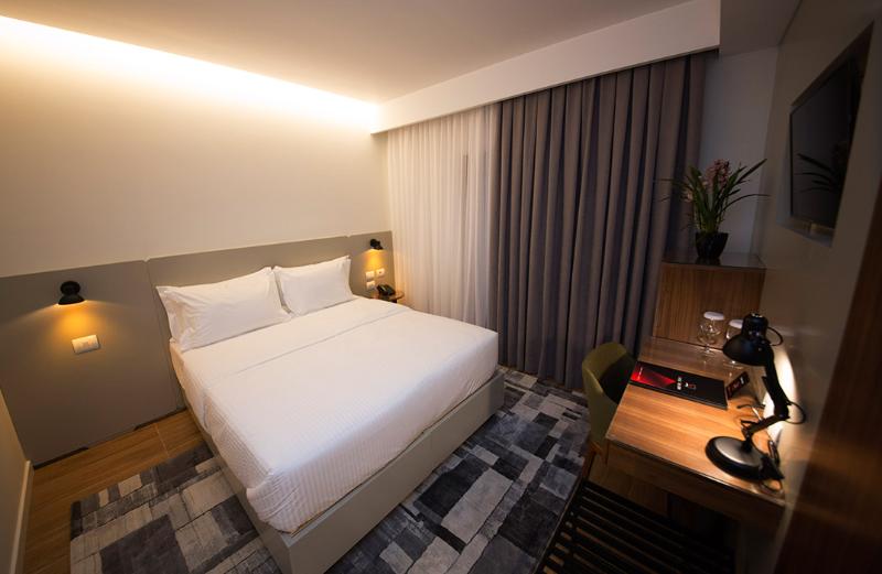 غرفة قياسية, Theatro City Center