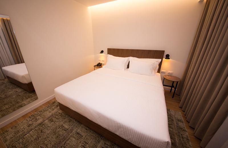 غرفة قياسية, Theatro City Center