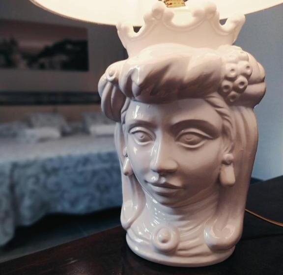 Номер Deluxe, Pentefur