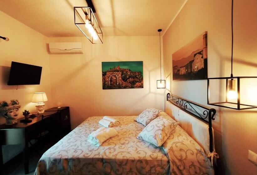 Люкс с Террасой, Pentefur