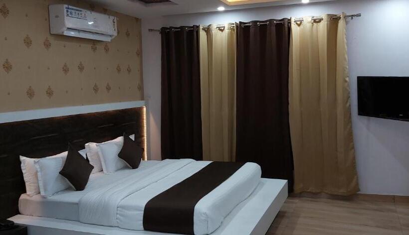اتاق لوکس چهار تخته, Leela Vilas Pushkar  A Boutique
