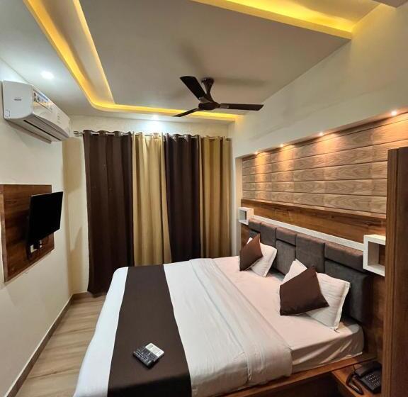 اتاق لوکس, Leela Vilas Pushkar  A Boutique
