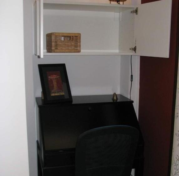 سوئیت 2 خوابه, Poly's House