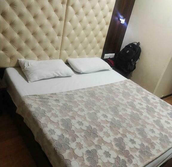 غرفة ديلوكس, Divya International