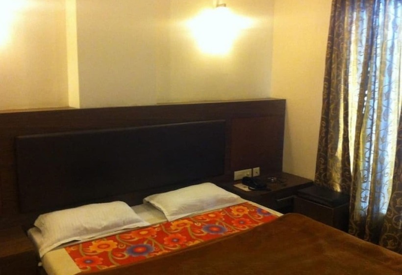 Номер Deluxe, Goroomgo Polo Imphal