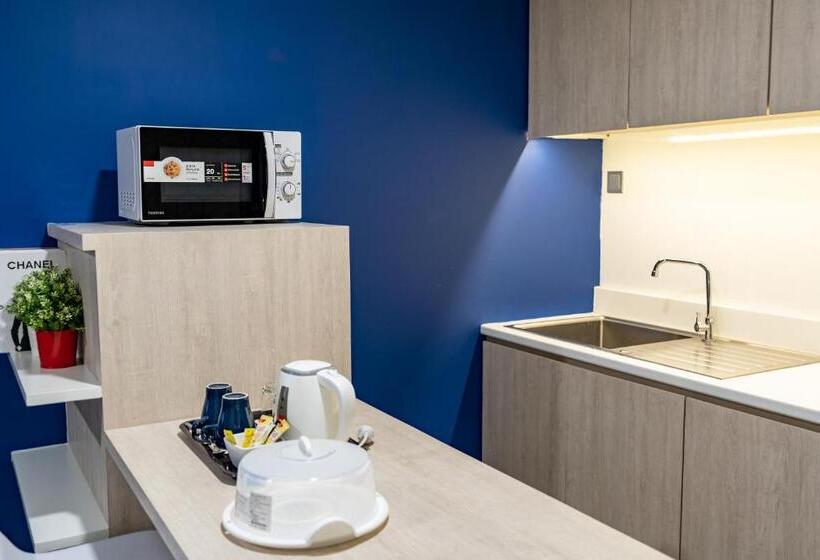 اتاق خانوادگی, Z Zpaze