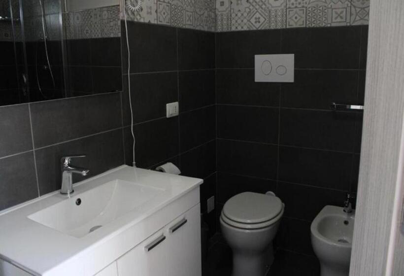 غرفة قياسية, La Corte Di Sofia