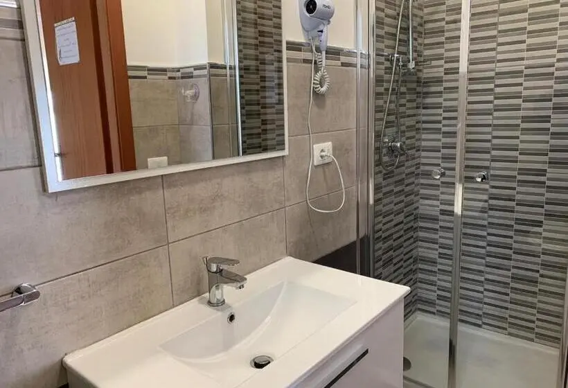 3 Bett Standardzimmer Balkon, La Corte Di Sofia