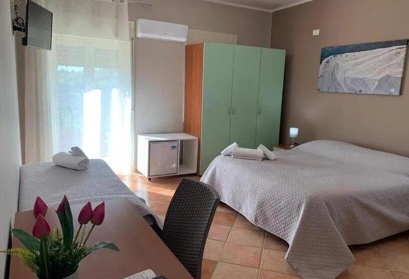 3 Bett Standardzimmer Balkon, La Corte Di Sofia
