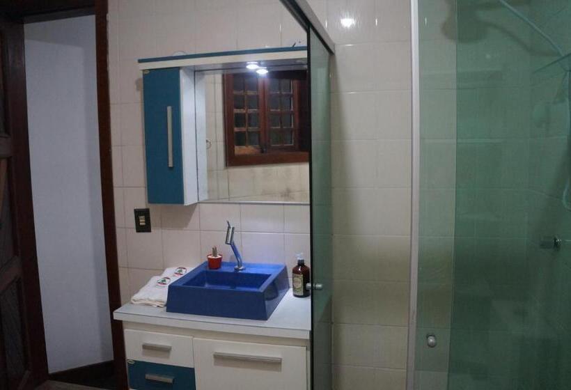 Quarto Triplo Estandar Vista Piscina, Pousada Beirute