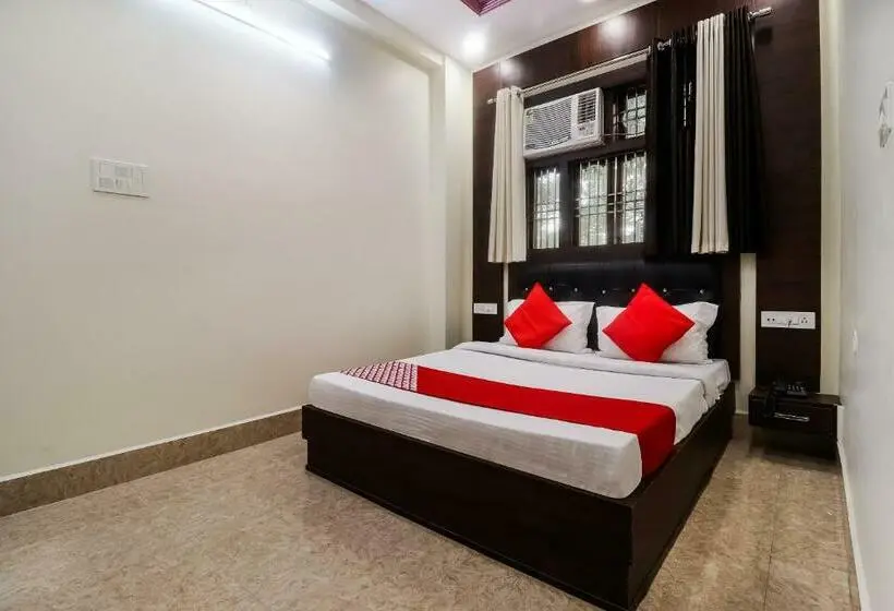 Chambre Triple Deluxe, O Chandra