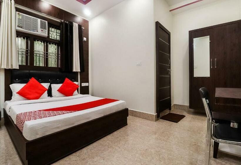 غرفة ديلوكس ثلاثية, O Chandra