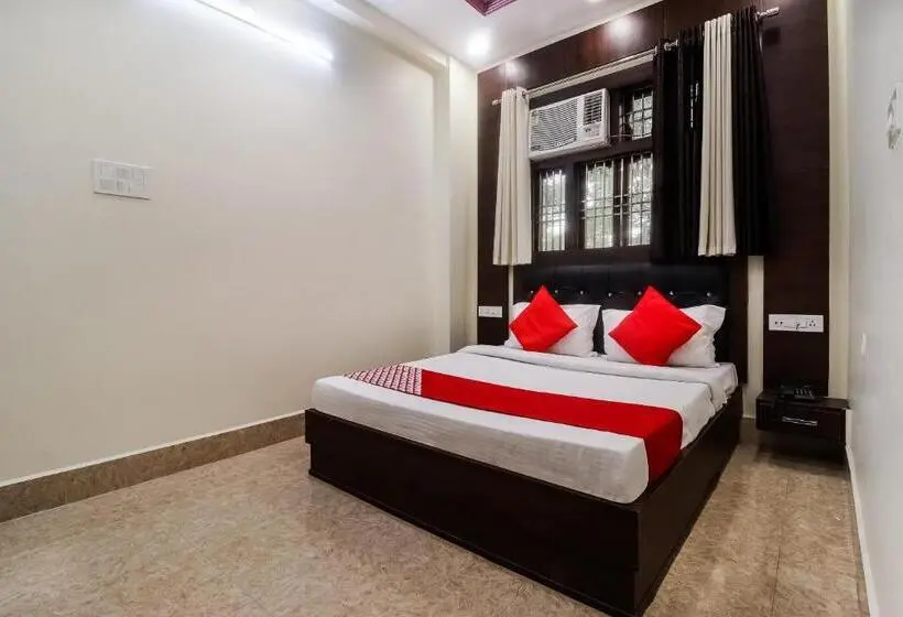Chambre Triple Deluxe, O Chandra
