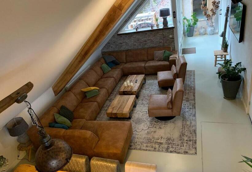 اتاق لوکس, Logement Meijnerswijk Free Parking, Electric Parking, Kitchen,living Room, Free Coffee Machine