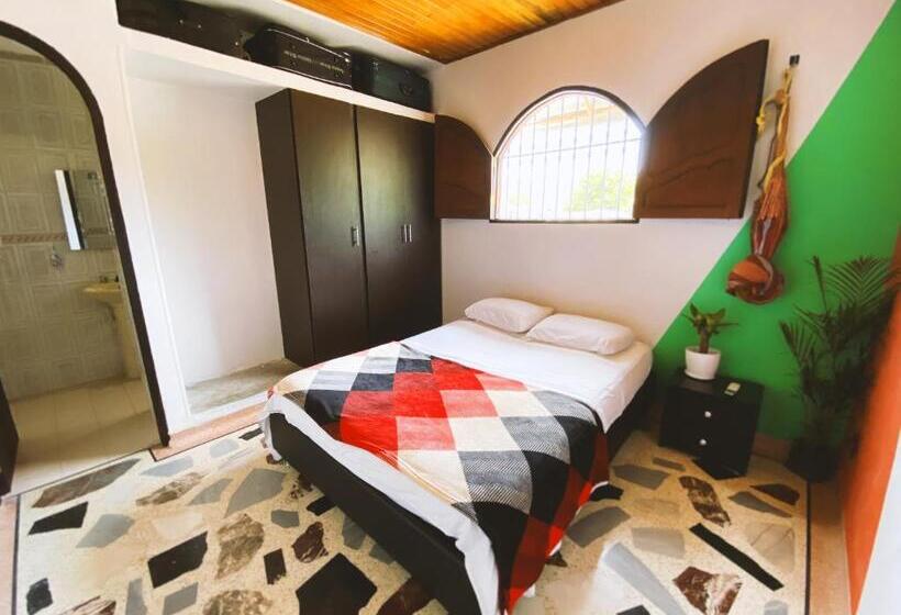 이코노미 룸, Tia Chela Hostel