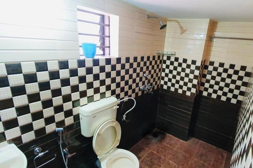 4인용 스탠다드 룸, Seafront Guest House