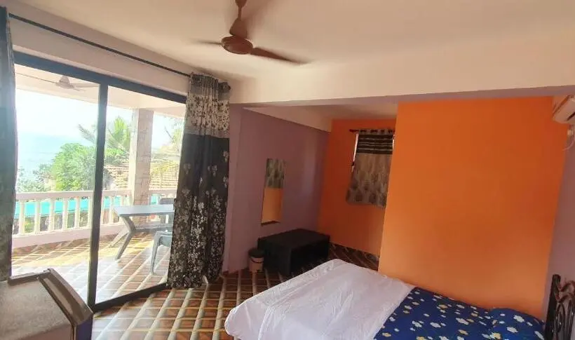 オーシャンビューデラックスルームバルコニー付き, Seafront Guest House