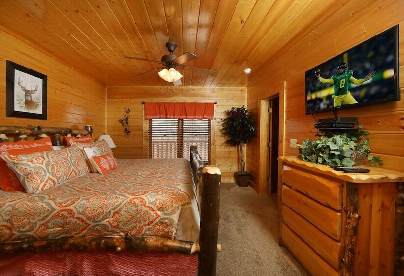 오두막, Ridgetop Theatre Lodge   Six Bedroom Cabin