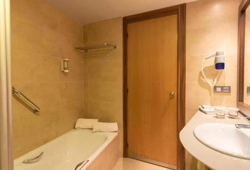 سوییت خانوادگی, Golden Avenida Family Suites 4