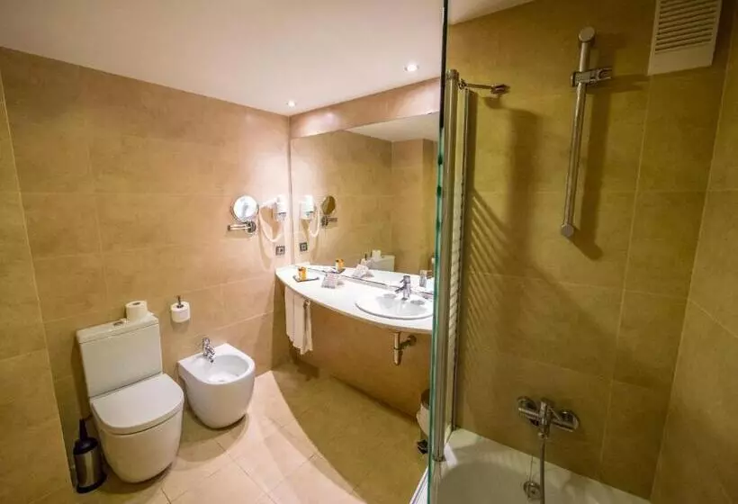 سوییت خانوادگی, Golden Avenida Family Suites 4