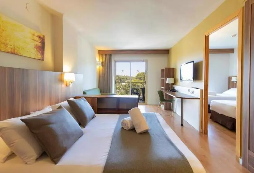 سوییت خانوادگی, Golden Avenida Family Suites 4